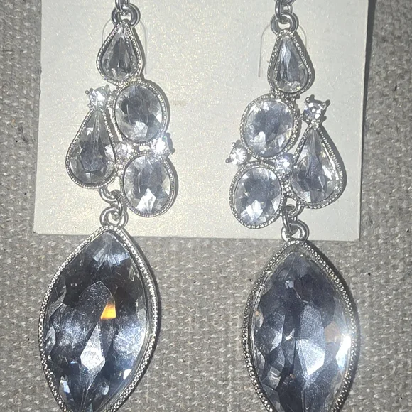 Elegant Black Evening Gown - Picture 5 of 5